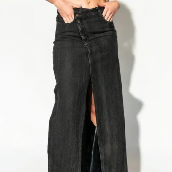 Dressed in LALA Asymmetrical Black Denim Skirt - Picture 2 of 8